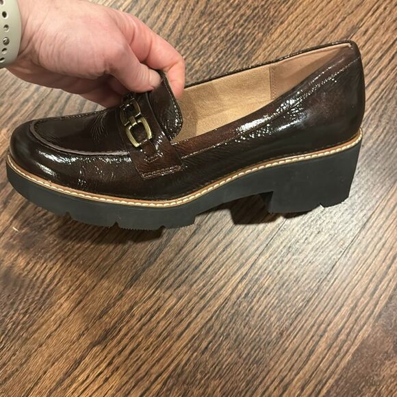 Naturalizer Dark Brown/Gold 2in Platform Loafer size 9 - Picture 8 of 10